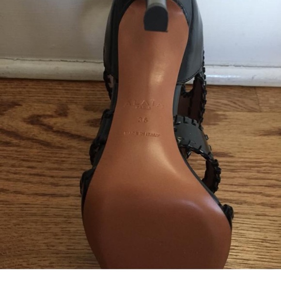 Alaia Paris- Black, size 6
Never worn, stunning! - Picture 4 of 6